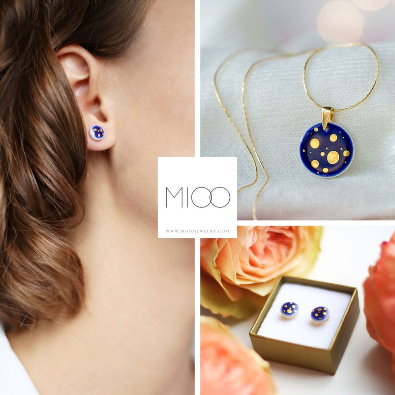 Ceramic jewelry set small stud earrings navy with gold dots pattern and necklace with round navy pendant with gold dots