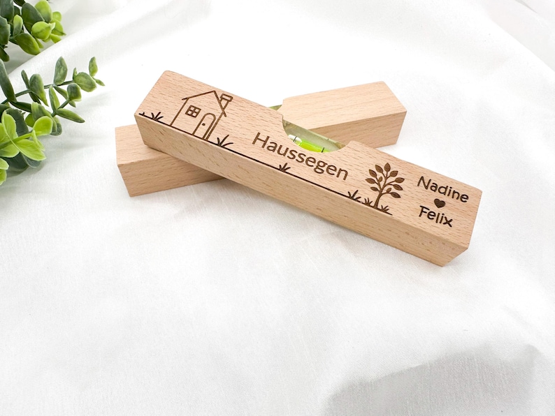 Personalisierte Wasserwaage mit Gravur – Hochzeitsgeschenk, Einzugsgeschenk, Richtfest Geschenk, Haussegen, Einweihungsgeschenk aus Holz immagine 10