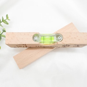 Personalisierte Wasserwaage mit Gravur – Hochzeitsgeschenk, Einzugsgeschenk, Richtfest Geschenk, Haussegen, Einweihungsgeschenk aus Holz immagine 7