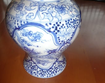 Hermoso jarrón azul de cerámica de porcelana antigua china