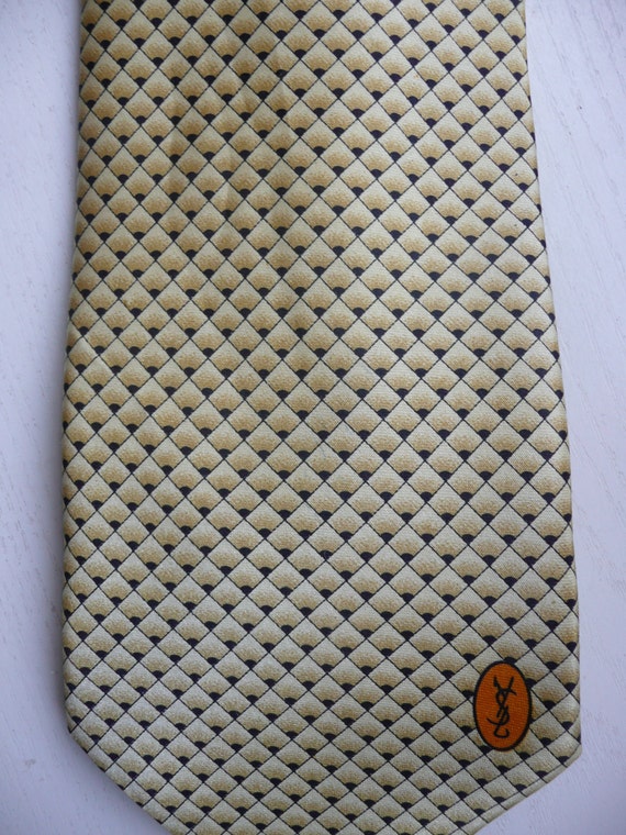 ysl logo pattern