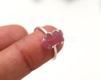Anillo de rubí natural en bruto de plata de ley 925, anillo de rubí hecho a mano, anillo de rubí en bruto de plata, regalo para ella, anillo de rubí en plata