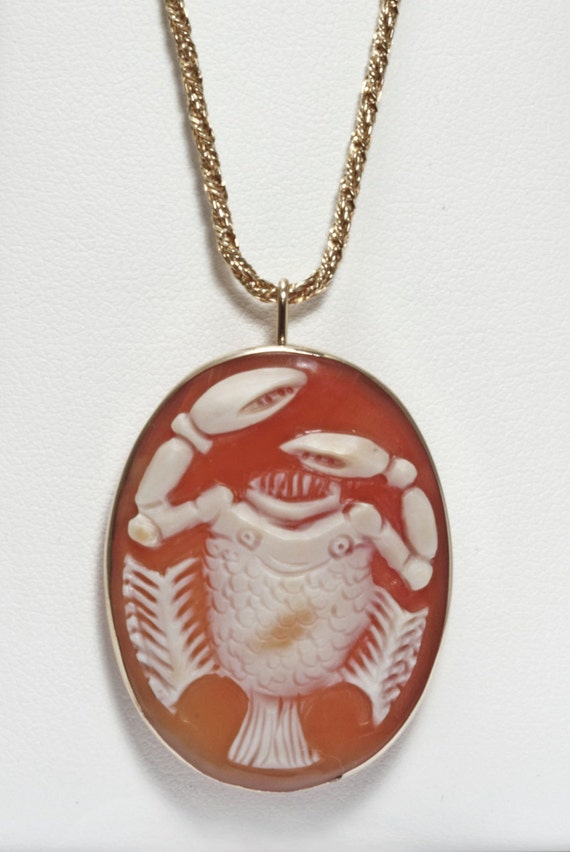 Cameo unusual crab-fish carved shell cameo pendan… - image 5