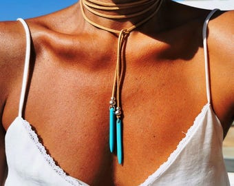 Naszyjnik ze skóry choker w kolorze turkusowym z wisiorkiem ze srebra koralikowego • Biżuteria ręcznie robiona w stylu boho