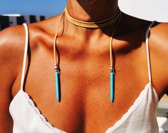 Naszyjnik ze skóry choker w kolorze turkusowym z wisiorkiem ze srebra koralikowego • Biżuteria ręcznie robiona w stylu boho