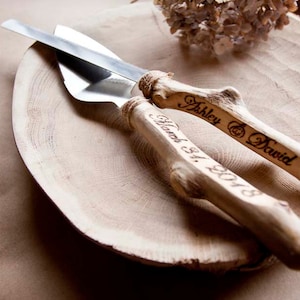 Cake knife set/Rustic cake server/ Wood Wedding knife/ Wedding cake set/ Rustic wedding Personalized server/ Driftwood wood/ Wedding gift image 3