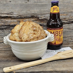 Farmhouse White Glazed Bread Pot: Ceramic Sourdough Baker with Recipe