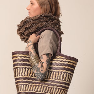 Écharpe Infinity, écharpe unique faite à la main, écharpe en laine Frill, écharpe brune, écharpe beige image 3