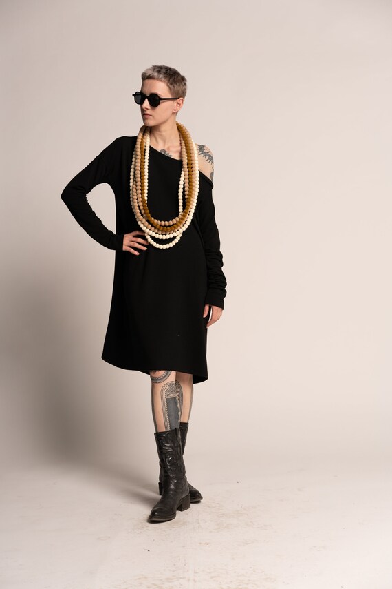 long sleeve loose black dress