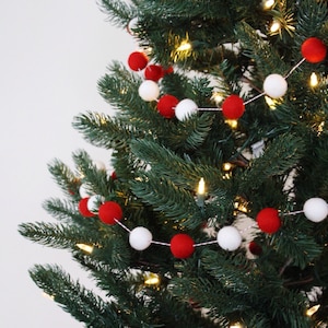Christmas Tree Garland, Christmas Felt Ball Garland, Holiday Pom Pom Garland, Banner, Red and White Felt Garland