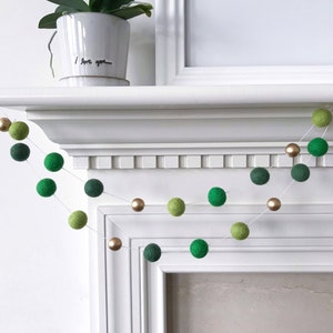 Leprechan's Gold Felt Ball Garland, St. Patrick's Day Garland, Pom Pom Garland, Banner, Party Decor, Green White and Gold Garland