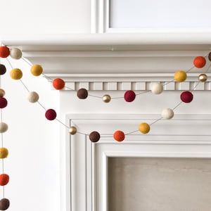 Metallic Fall Harvest Felt Ball Garland, Autumn Decor, Orange and Gold Pom Pom Garland, Autumn Decoration, Thanksgiving Felt Ball Bunting