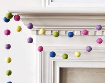 Spring Garland, Easter Garland, Pastel Easter Garland, Pom Pom Garland, Banner, Party Decor, Mantel Decoration, Felt Ball Garland