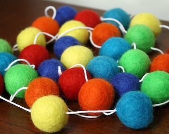 Primary Colors Felt Ball Garland, Gender Neutral Baby Shower, Nursery Decoration, Birthday Party Banner, Sesame Street Party Decor