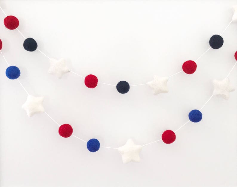 Estrellas 4 de julio Garland, Felt Ball Garland, 4 de julio Garland, Pom Pom Garland, Anerican Banner, Decoración de fiesta del 4 de julio imagen 3