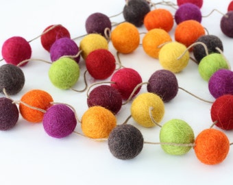 Fall Felt Ball Garland, Autumn Decor, Orange Yellow Green Purple and Brown Pom Pom Garland, Party Decoration, Thanksgiving Felt Ball Bunting