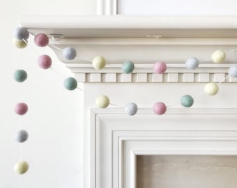 Pastel Felt Ball Garland, Easter Felt Ball Garland, Spring Garland, Pom Pom Garland, Banner, Party Decor, Gender Neutral Nursery Decoration