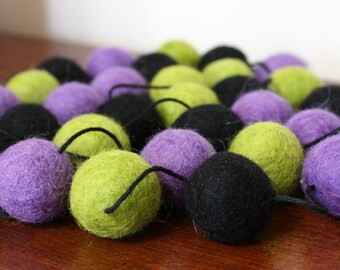 Halloween Pom Pom Garland, Purple Green and Black Felt Ball Garland, Holiday Banner, Halloween Party Decor