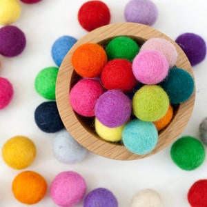 Pompons en feutre de laine de 2 cm - Couleurs au choix - Pompons - Perles en feutre de laine - Boules de laine feutrée,