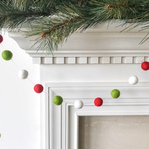 Modern Christmas Felt Ball Garland, Holiday Pom Pom Garland, Christmas Decoration, Party Decor, Xmas Garland