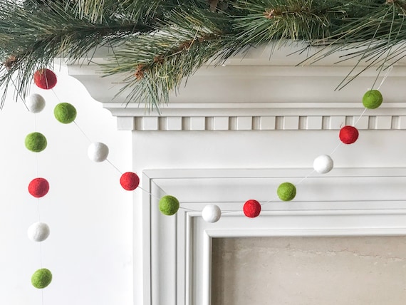 Hanging Furry White Pom Ball Garland Christmas Tree Ornament Holiday Xmas Decor Hanging Furry White Pom Ball Garland Christmas Tree Ornament Holiday Xmas Decor