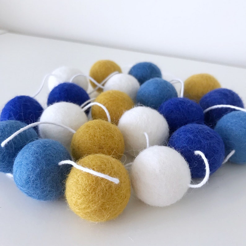 Hanukkah Felt Ball Garland, Blue Gold and White Garland, Chanukkah Garland, Hanukkah Decor image 3