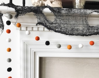 Halloween Garland, Orange Grey and Black Felt Ball Garland, Ghost and Pumpkin Pom Pom Garland, Halloween Banner, Halloween Party Decor