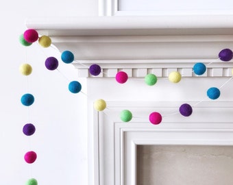 Easter Felt Ball Garland, Bright Easter Garland, Pom Pom Garland, Banner, Party Decor, Mantel Decoration