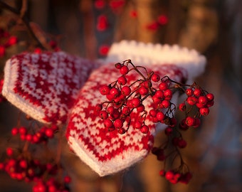 Multicolor patterned mittens in red and white- handknitted mittens- winter mittens