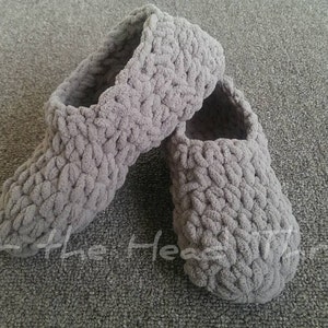 Oh So Plush House Slippers, blanket yarn, Crochet, slipper pattern, simple, beginner, chunky yarn, soft, cozy, quick, hygge, easy, pdf file image 2