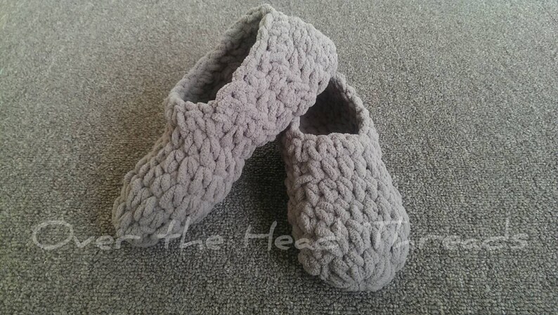 Oh So Plush House Slippers, blanket yarn, Crochet, slipper pattern, simple, beginner, chunky yarn, soft, cozy, quick, hygge, easy, pdf file image 2