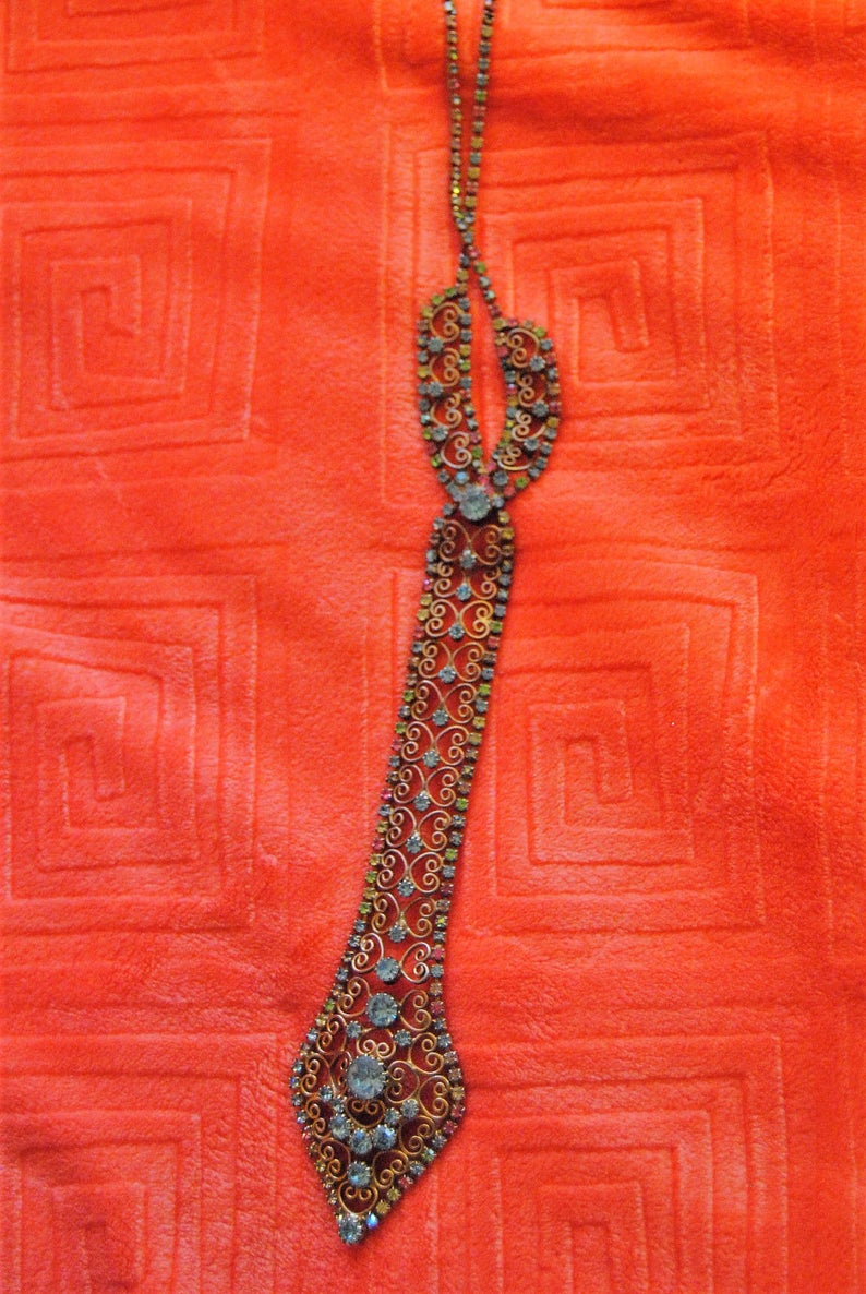 Totally Unique Spear Shaped Vintage Necklce image 1