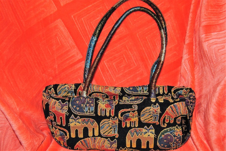 Laurel Burch Zippered Baguette Handbag With Metallic Thread image 1