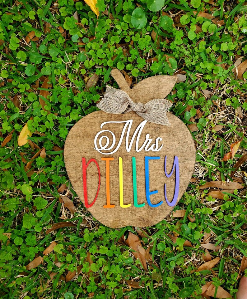 Teacher GiftTeacher apple signTeacher appreciationApple Teacher signTeacher desk signTeacher GiftTeacher Name SignTeacher best seller