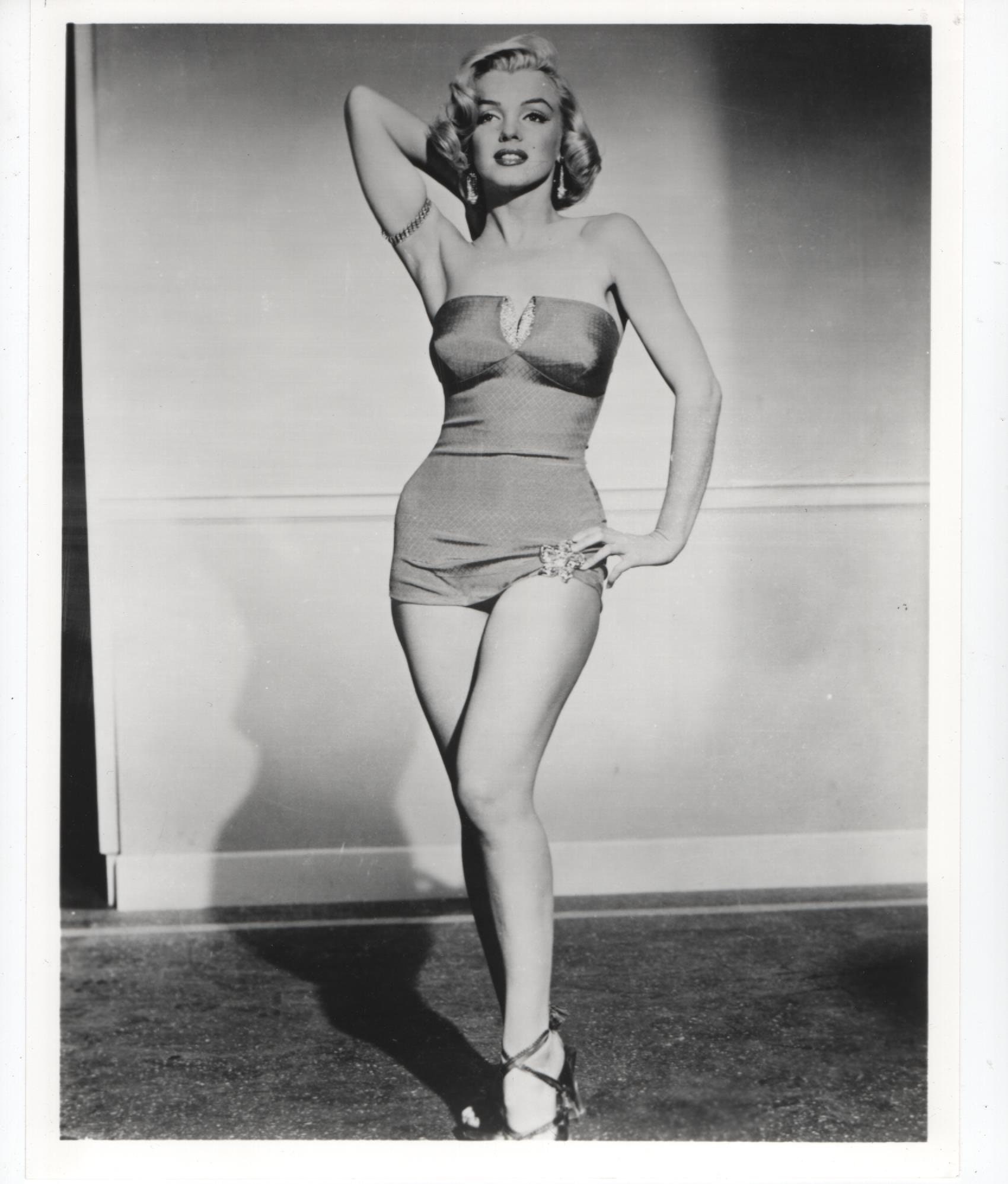 GLOSSY PHOTO PICTURE 8x10 Marilyn Monroe Bathing Suit 
