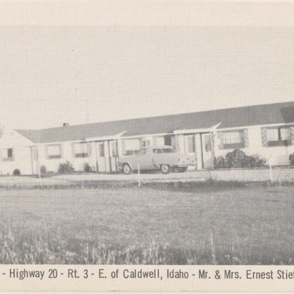 Silver Bell Motel  Highway 20  Caldwell Idaho ~ Vintage Postcard
