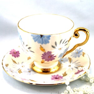 Royal Grafton Lovely Duo, padrão Studio Craft, aros dourados, porcelana inglesa de osso, feito na década de 1960