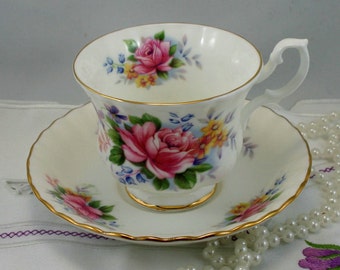Royal Albert Teacup & Saucer, Summertime Series, Fine Bone China made in England in 1970s.