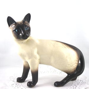 Beswick Hand made Lovely Large Porcelain Figurine, Siamese Cat Theme, Bone English China made in 1960s