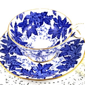 Coalport Blommig Tekopp Duo: Marinblått Blad, Guldkantad Benporslin