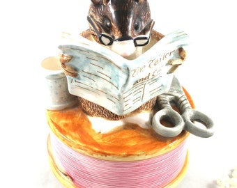 Lovely Music Box Tailor of Gloucester Beatrix Potter Theme by Schmid, made in England in  1970s