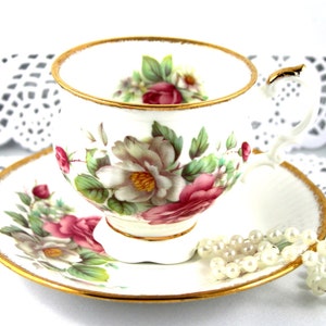 Elizabethan  Staffordshire Lovely Floral Duo, Caroline Pattern, Hampton Shape, Gilded Edges, Bone English China made in 1960s