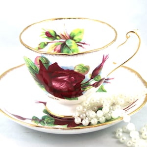 Roslyn Lovely Signed ,Red Rose Duo, Very Collectible No:2 Gland Gala Pattern from World Famous Wheatcroft Roses, English China made in 1960s