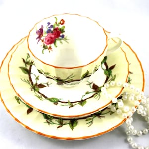 Royal Worcester Beautiful Vintage Trio, Floral Florence Pattern, Scallop Shape ,Yellow/White Borders, Bone English China made in 1940s
