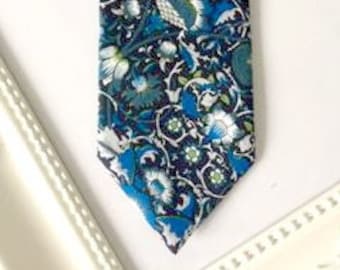 Liberty of London Cravate homme en Lodden ~ coloris floral bleu et vert ~ cravate homme ~ cravate ~ cravate ~ cravate