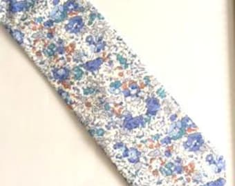 LIBERTY PRINT Cravate Homme fabriquée en « Emma & Georgina » ~ bleu, lavande douce et marron ~ cravate, cravate, cravate