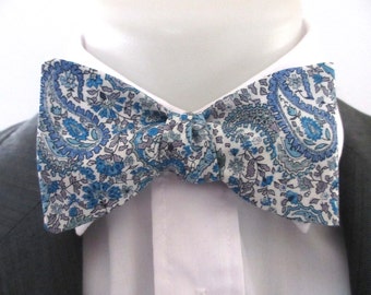 Noeud papillon pour hommes en tissu imprimé Liberty Charles" - noeud papillon bleu paisley - neoud - cravate de cou - coloris bleu