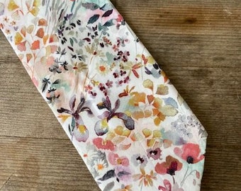 Stof met Liberty-print Stropdas / stropdasset / pochet Weidebloemen ~ gedempt ontwerp en kleuren