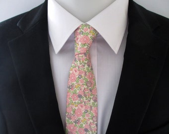 made inLiberty of London tissu sur mesure Men's Necktie made in Pink Floral Liberty Print - cravate florale / cravate / cravate homme
