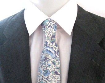 Liberty of London Liberty Print « Lodden " ~ Achetez n’importe quelle combinaison ~ Cravate de mariage / carré de poche ~ design floral violet et bleu clair
